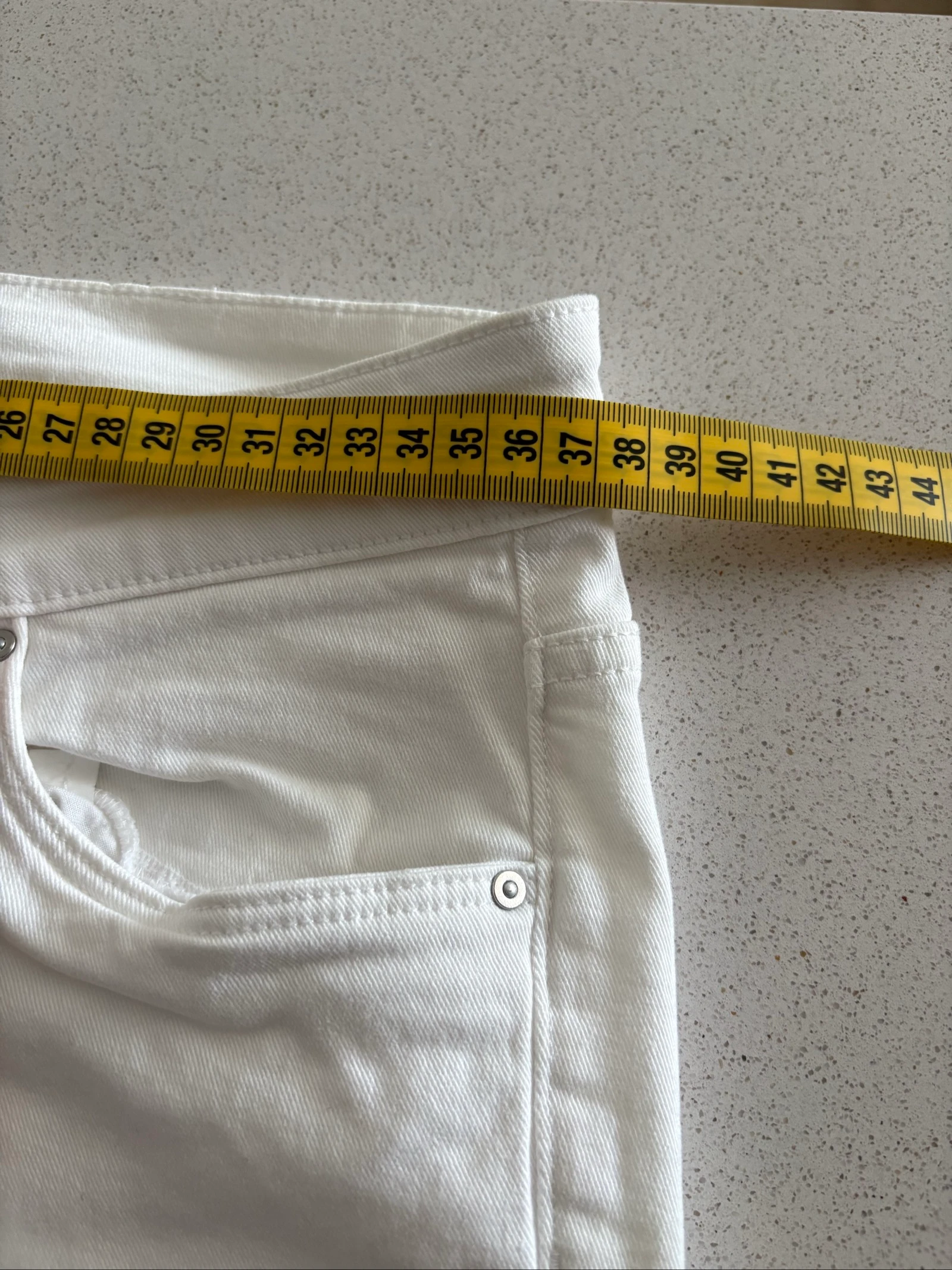 H&M White Slim Fit Jean – Size 40 – photo 6